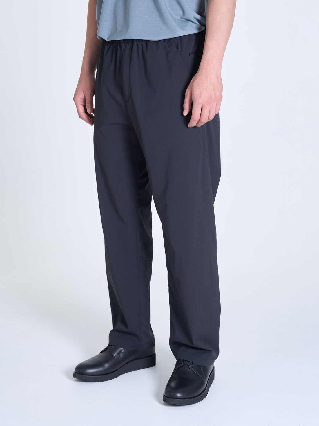 INTUITIVE FLUID TRACK PANTS BL