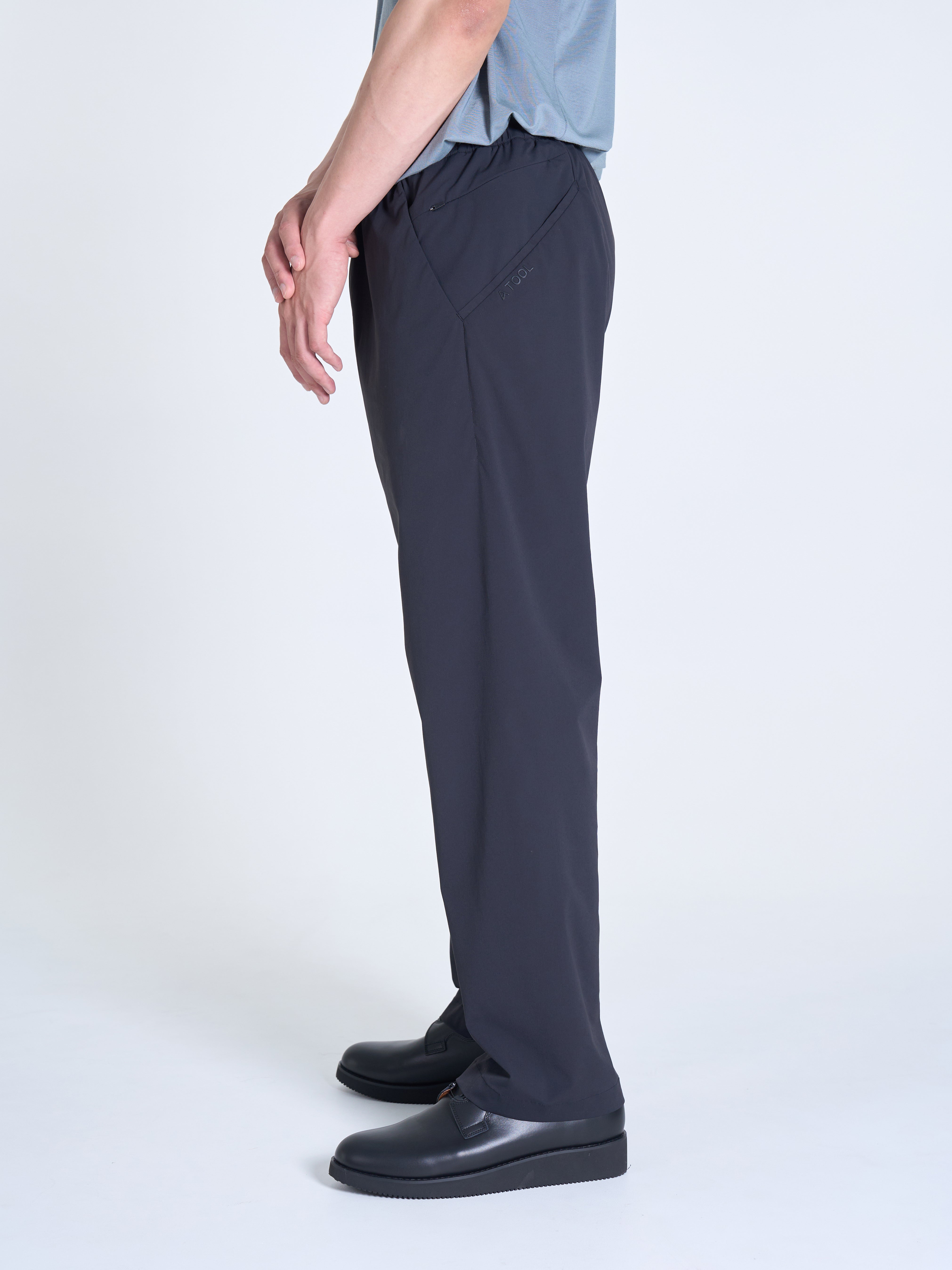 INTUITIVE FLUID TRACK PANTS BL