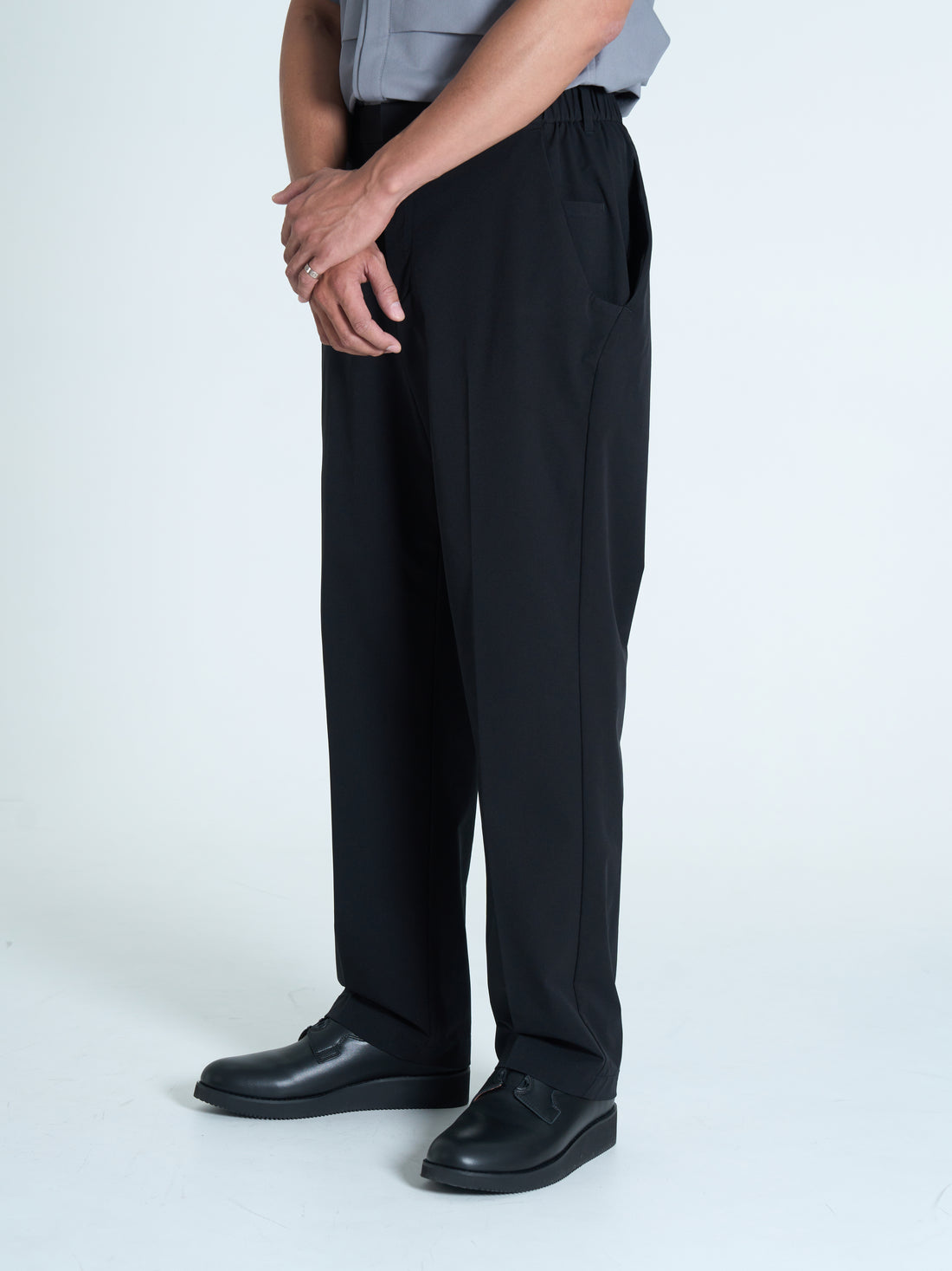 VECTOR FORM TROUSERS BL