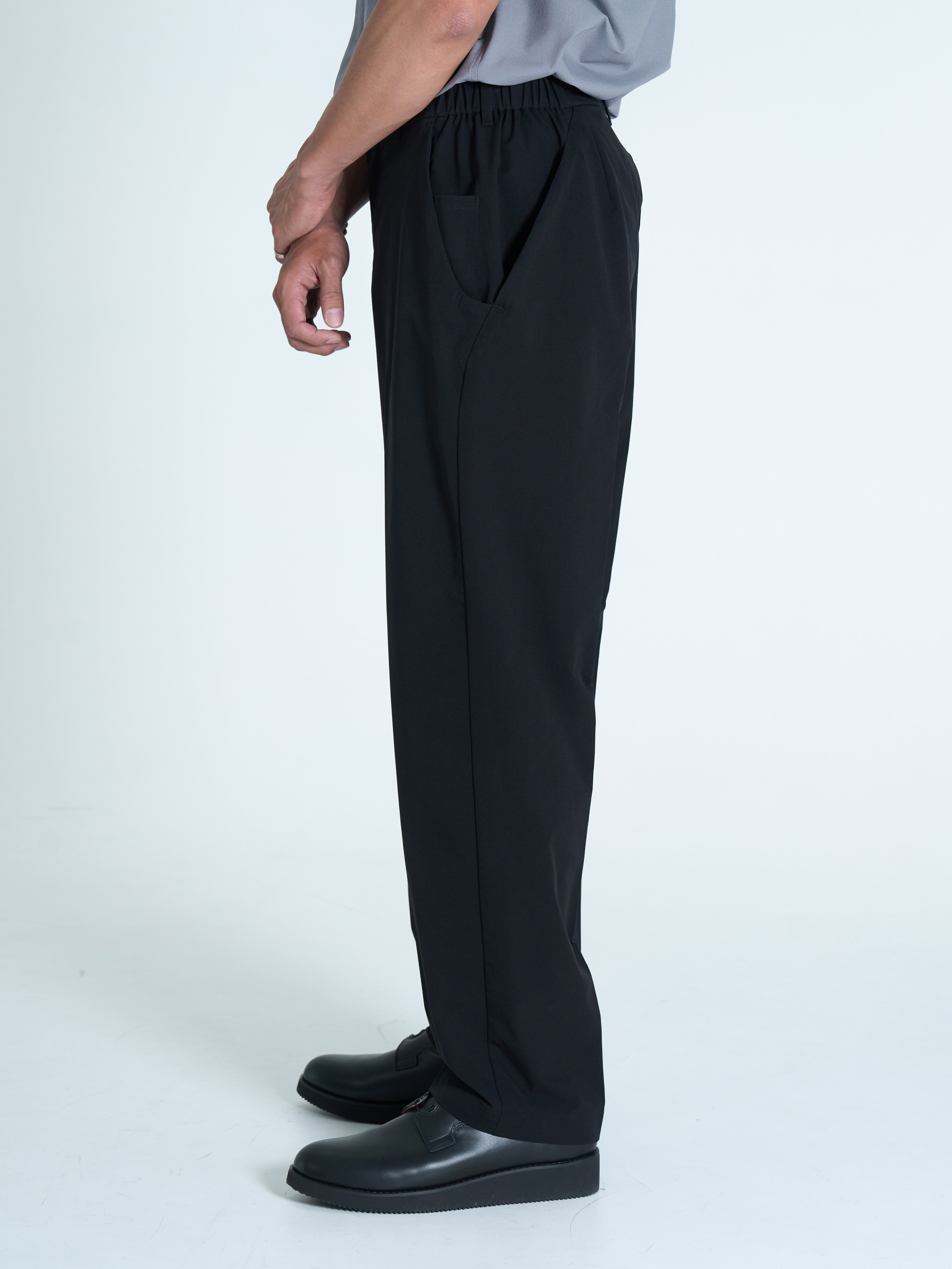 VECTOR FORM TROUSERS BL