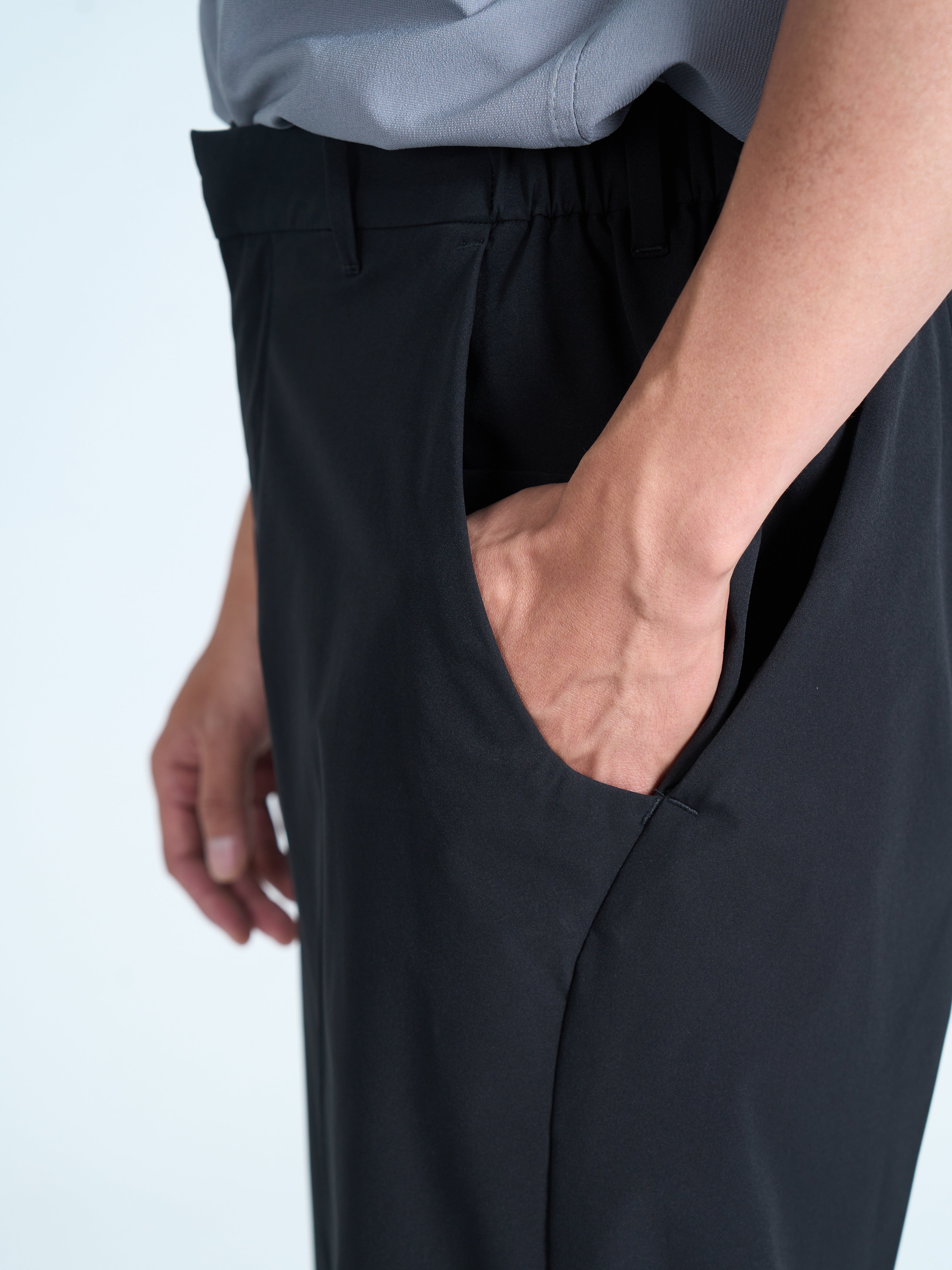 VECTOR FORM TROUSERS BL