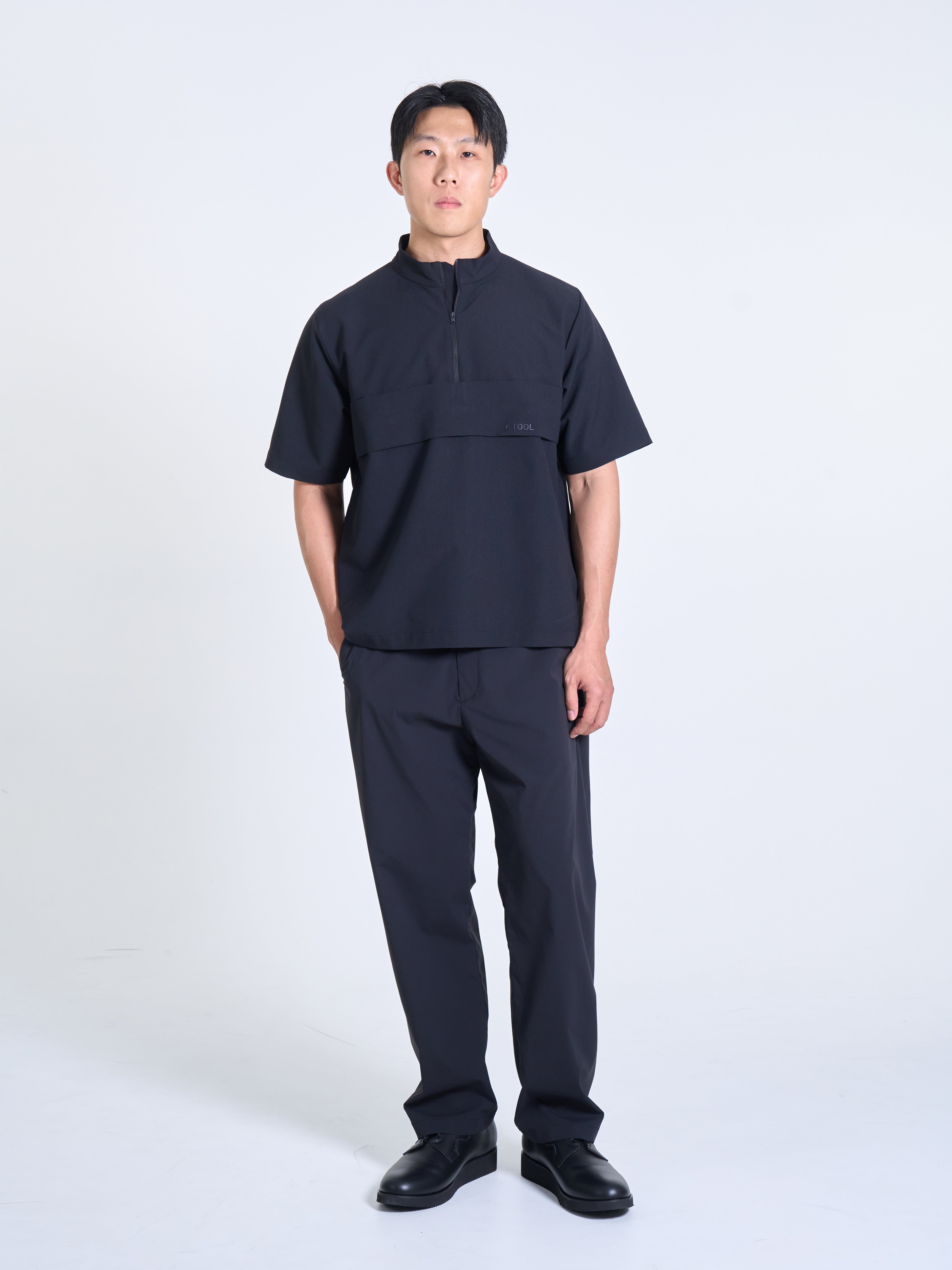 SHORT-SLEEVE QUARTER ZIP BL